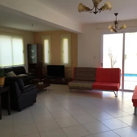 Amanda פרוטאראס