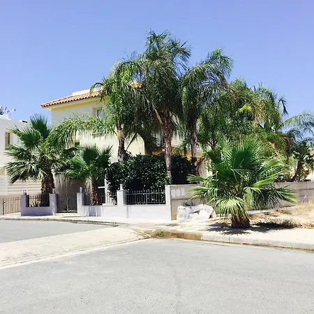 Amanda פרוטאראס