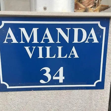 Amanda Villa Protarász